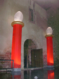 Oval inflatable column